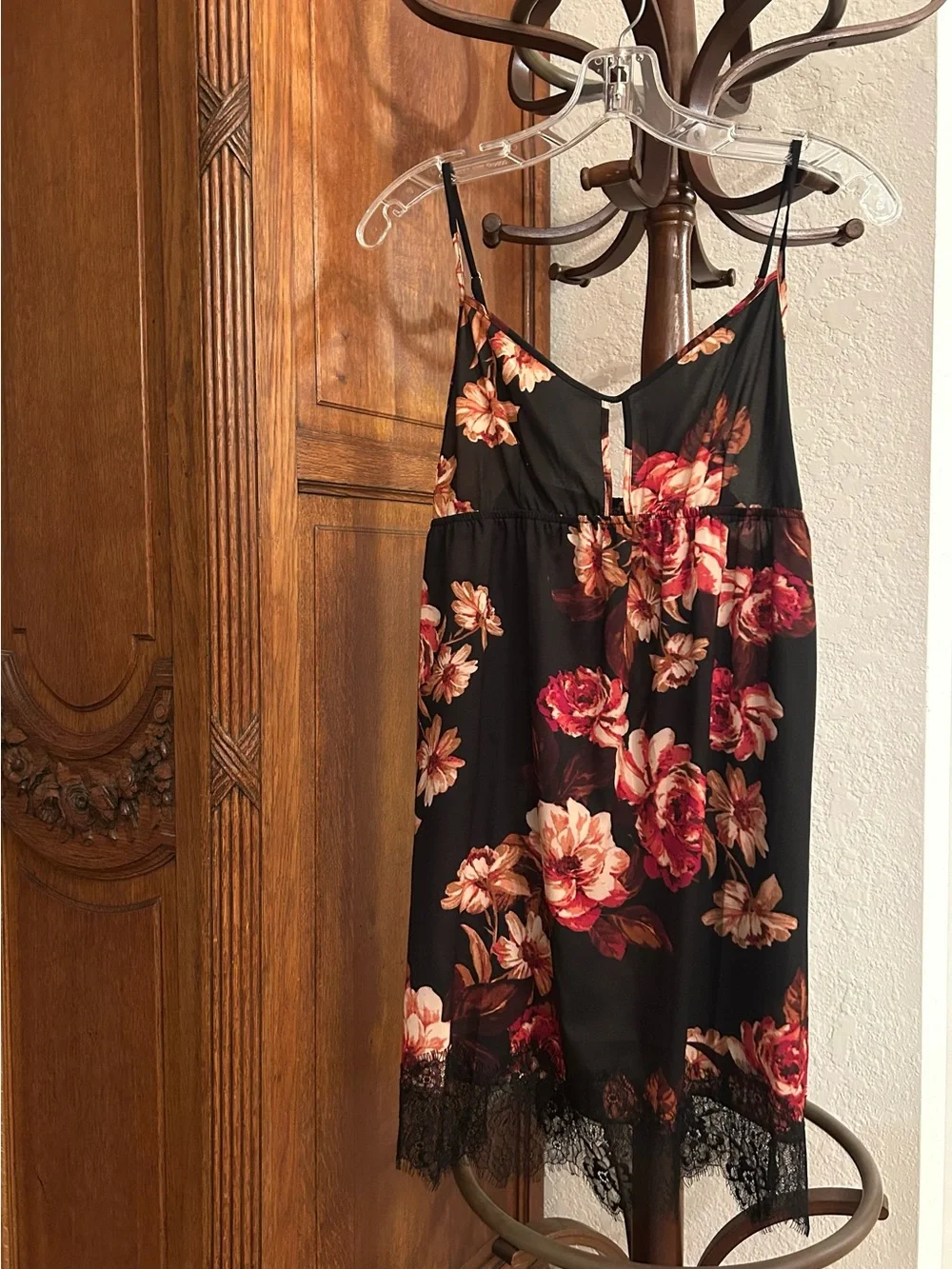 NWT Midnight Bakery (Nordstrom brand) Black Floral Chemise Slip Size S
